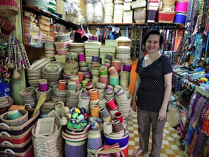 4495phnom-penh-souvenir-shop-03.jpg