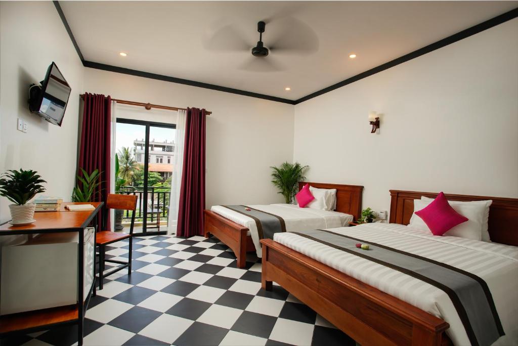 53840noni-tree-hostel-02.jpg