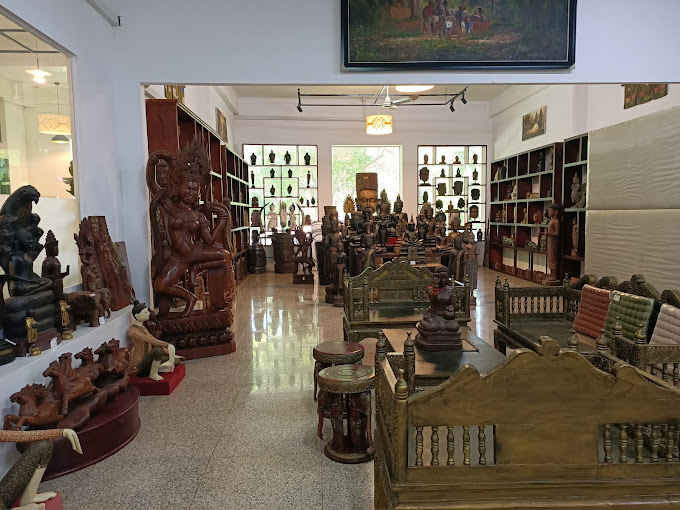 75204wat-phnom-cambodia-arts-and-crafts-center-03.jpg