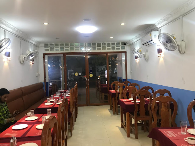 95817curry-king-indian-restaurant-phnompenh-02.jpg