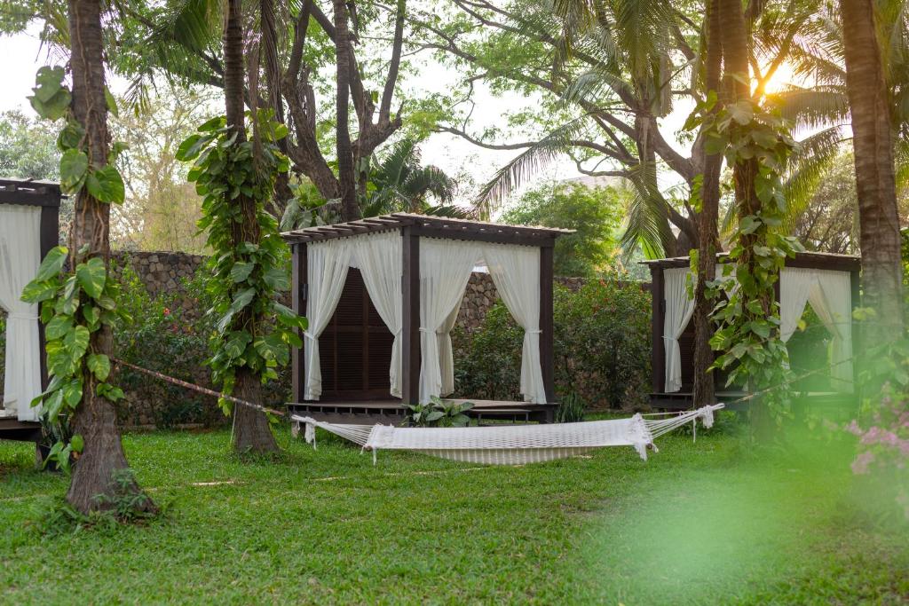95885lotus-blanc-resort--02.jpg